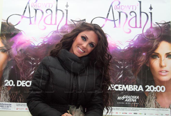 anahi_decembar_2010 (1)